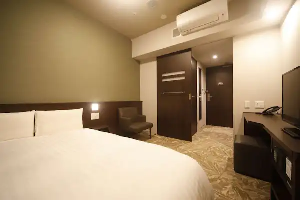 雙人房 15.8~16.9平方公尺