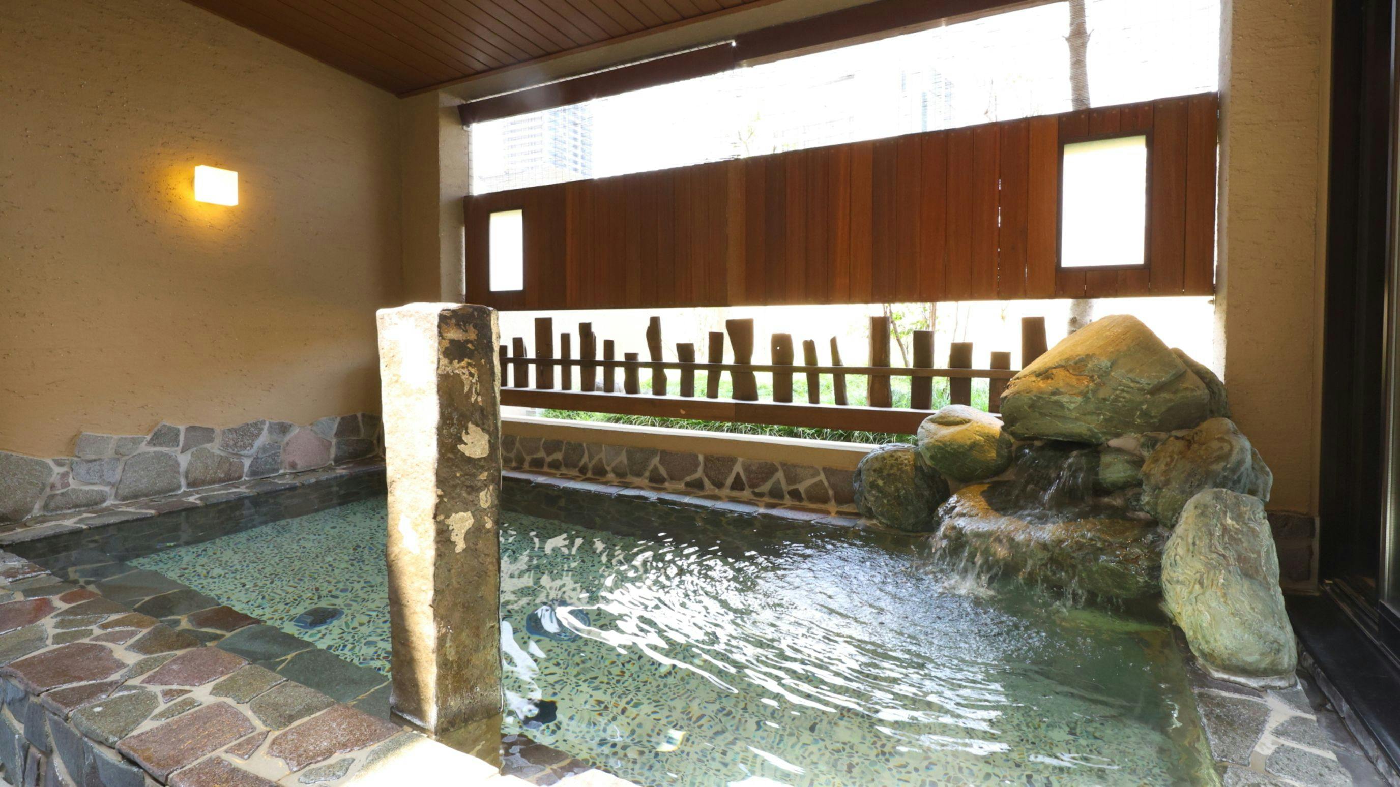 【男性】大浴場　露天風呂