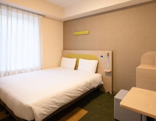 【クイーンエコノミー】（禁煙）客室の一例