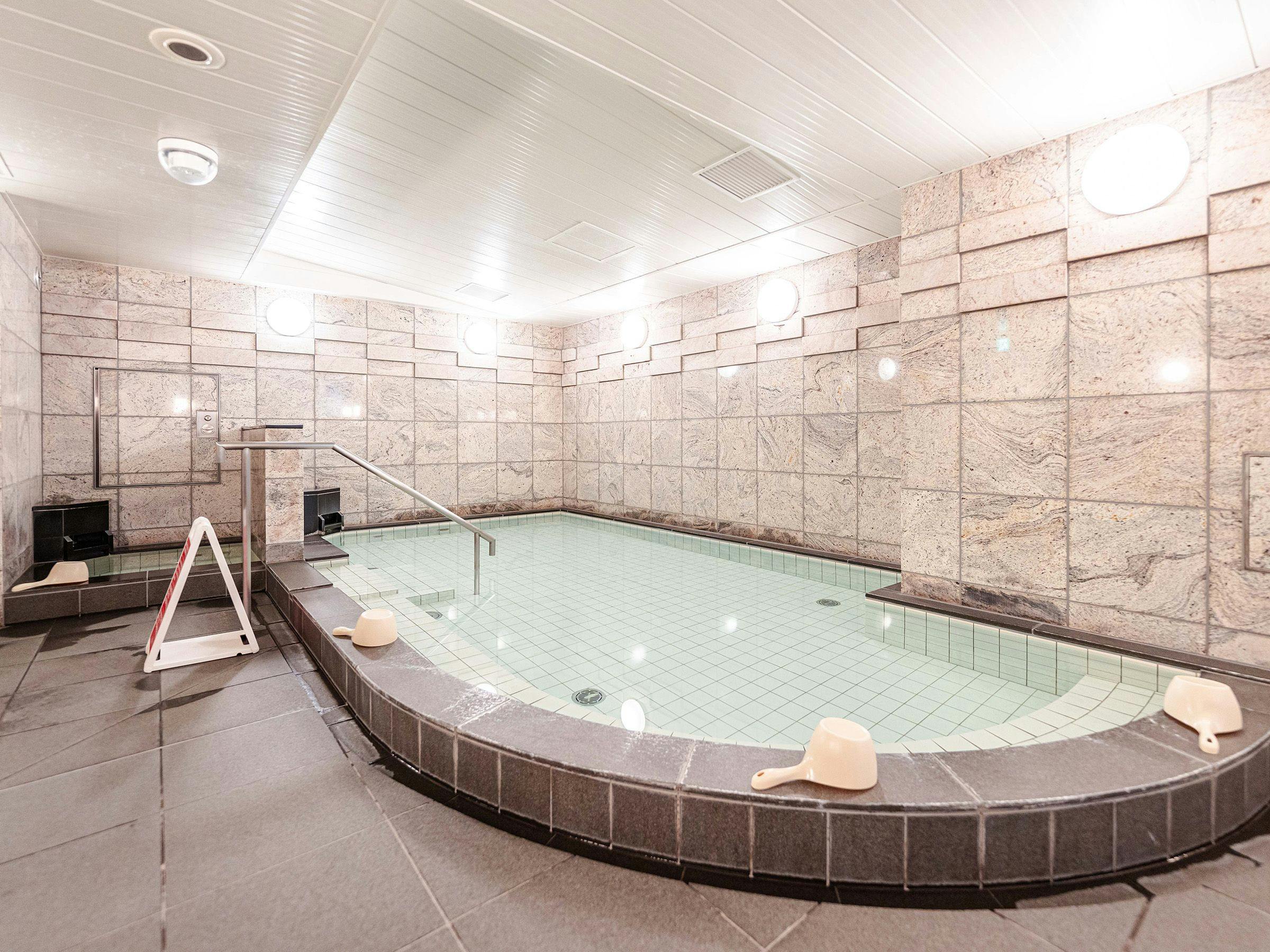 ห้องอาบน้ำรวมชาย