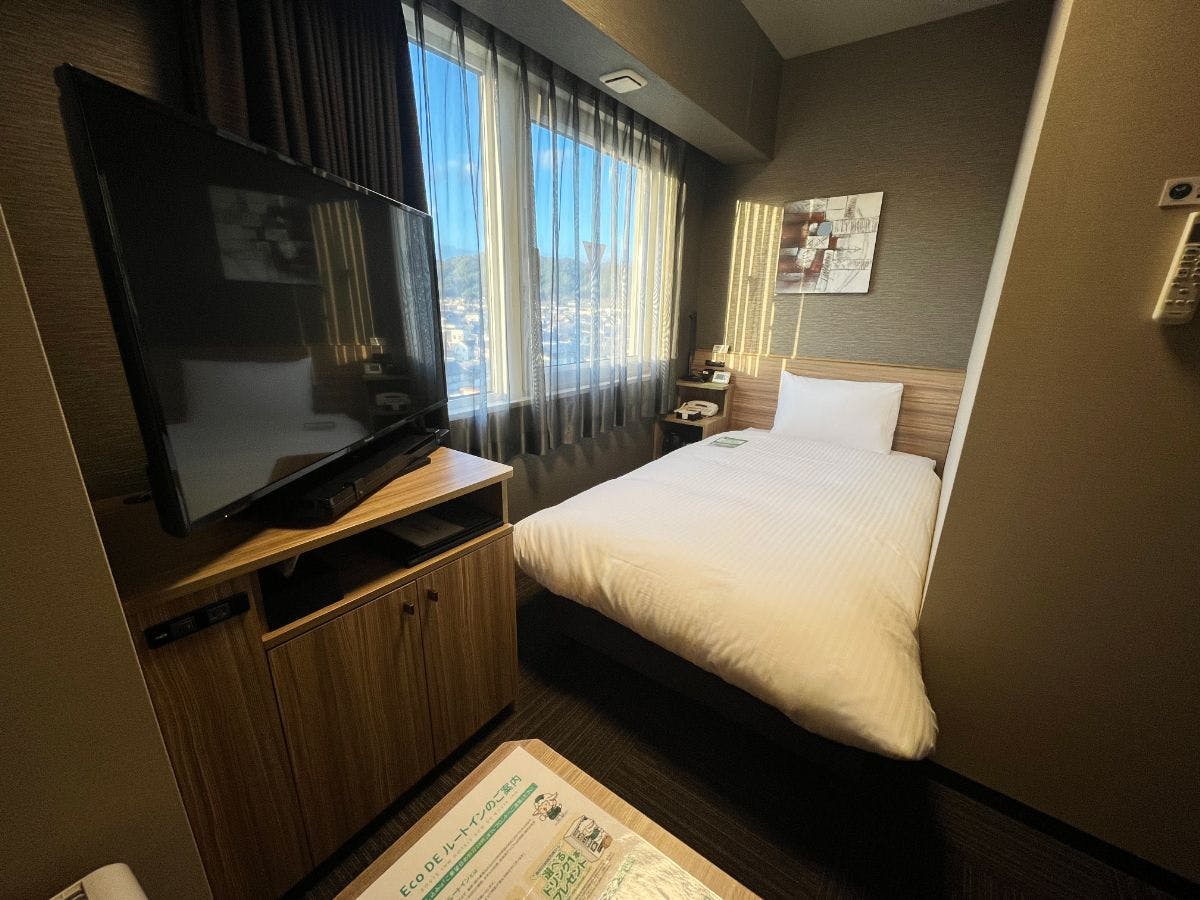 シングルルーム（同フロアに喫煙所あり）