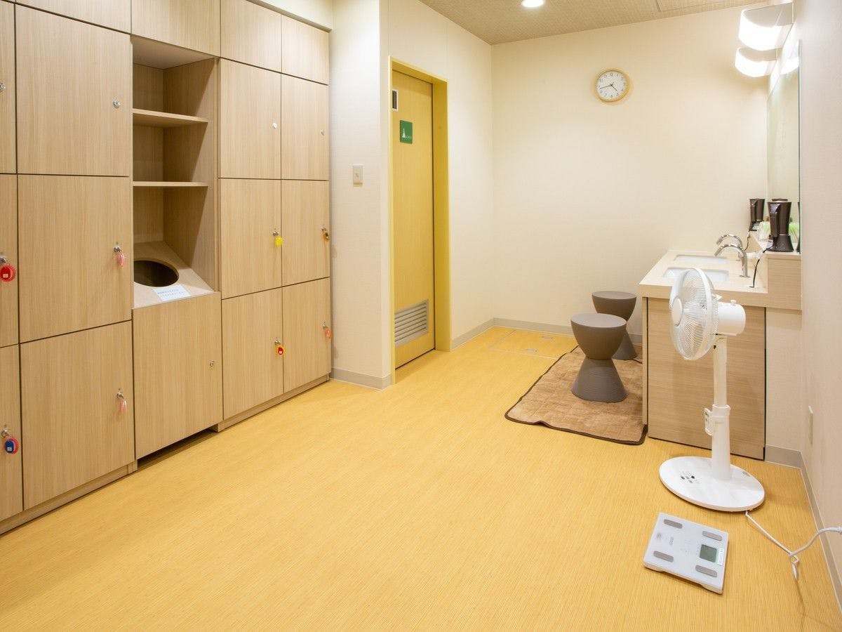 【ห้องอาบน้ำสาธารณะ】ห้องเปลี่ยนเสื้อผ้า, ตู้ล็อกเกอร์