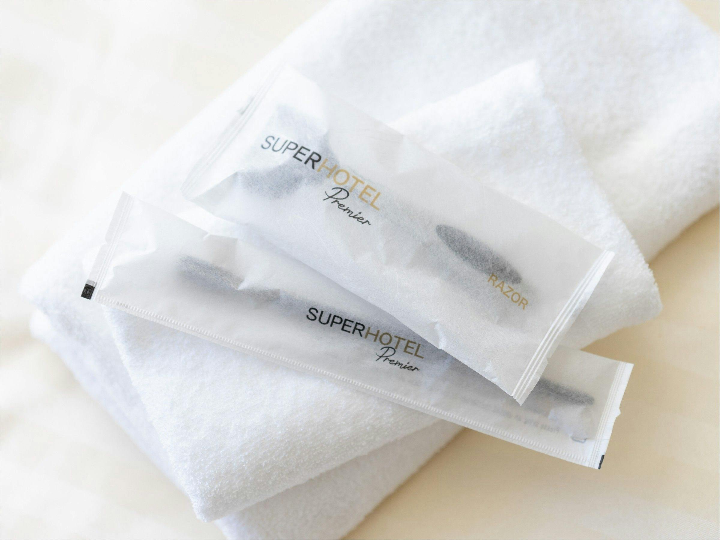 แปรงสีฟันและมีดโกน