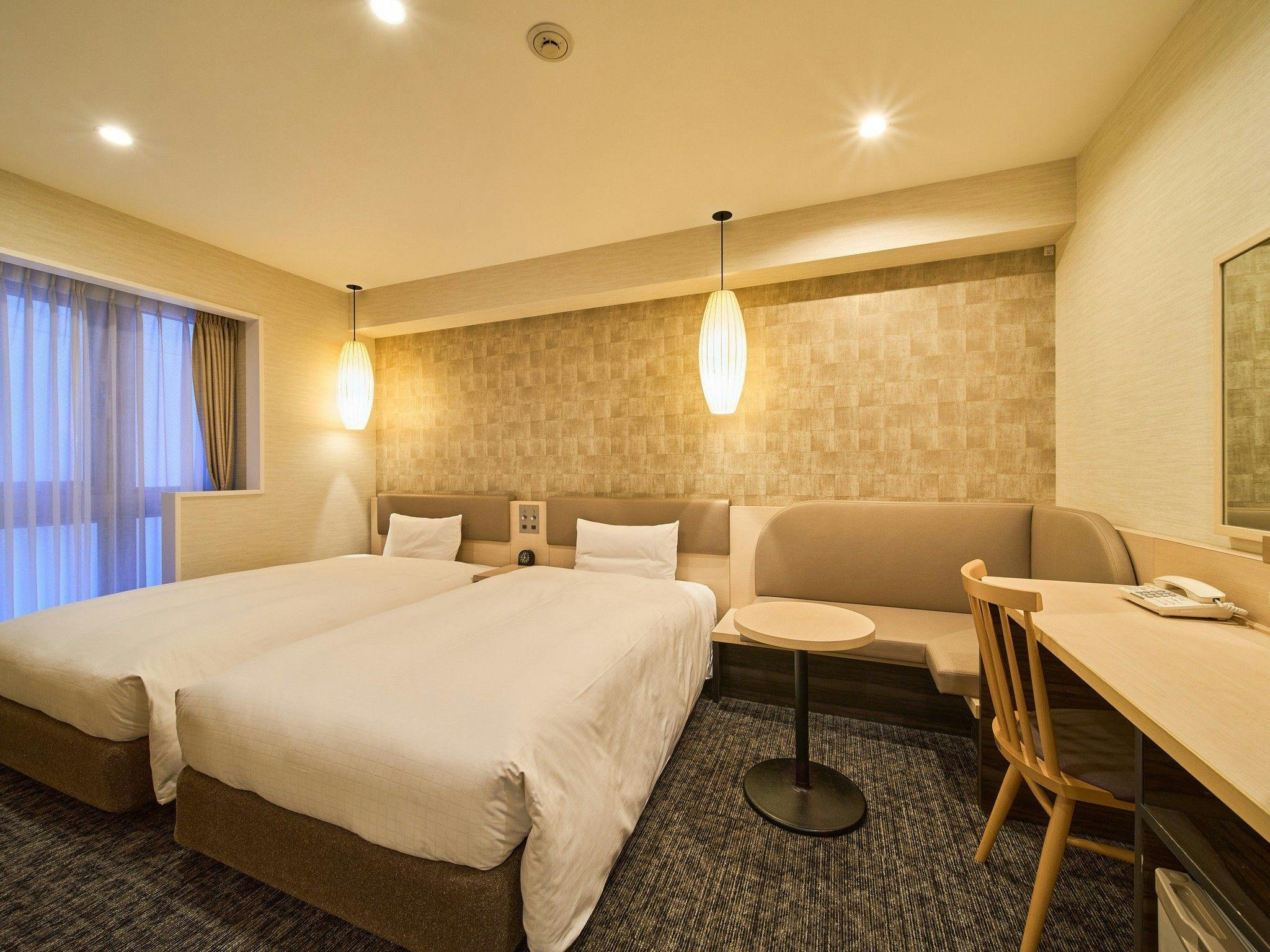 ユニバーサルツイン