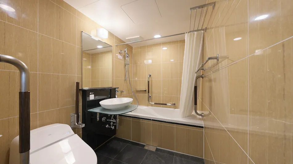 APA Hotel <Nihonbashi Bakuroyokoyama Ekimae>