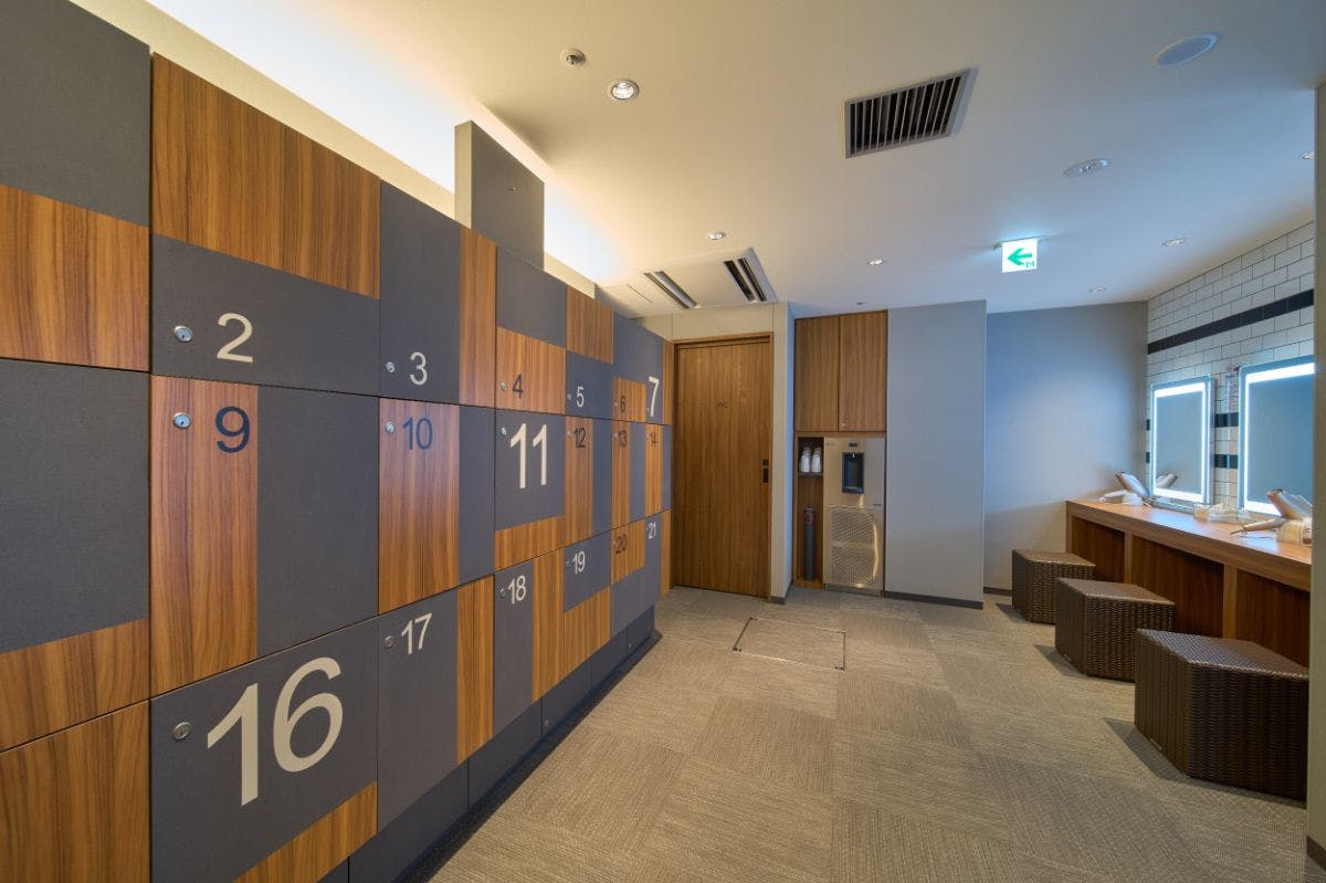 ห้องอาบน้ำสาธารณะ (ห้องเปลี่ยนเสื้อผ้า)