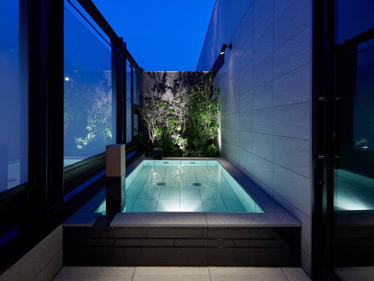 【อ่างอาบน้ำกลางแจ้งบนฟ้า (สำหรับผู้หญิง)】