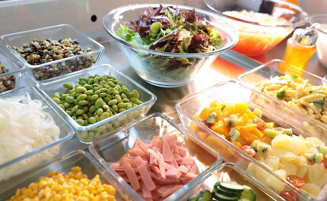 Salad dengan kombinasi empat elemen