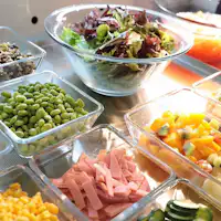 Salad dengan kombinasi empat elemen