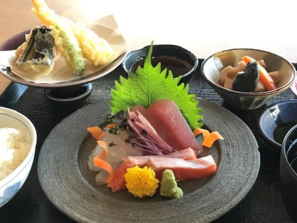 【青庵の魚御膳】お造り×天ぷらを楽しむ和食夕食と天然温泉でくつろぐ<夕朝食付き>