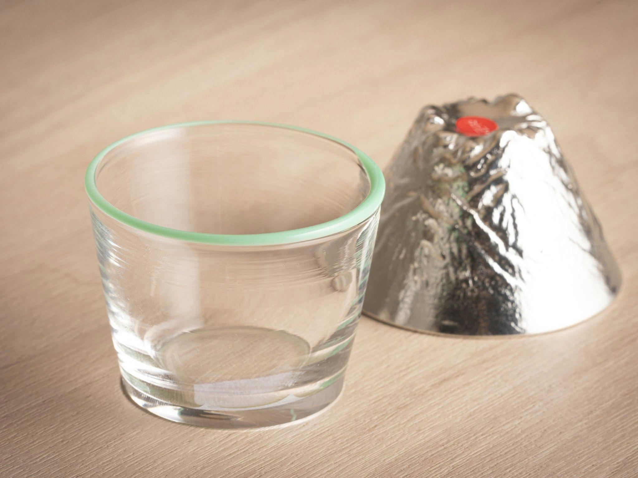 Peralatan minuman kaca Toyama dan Nōsaku