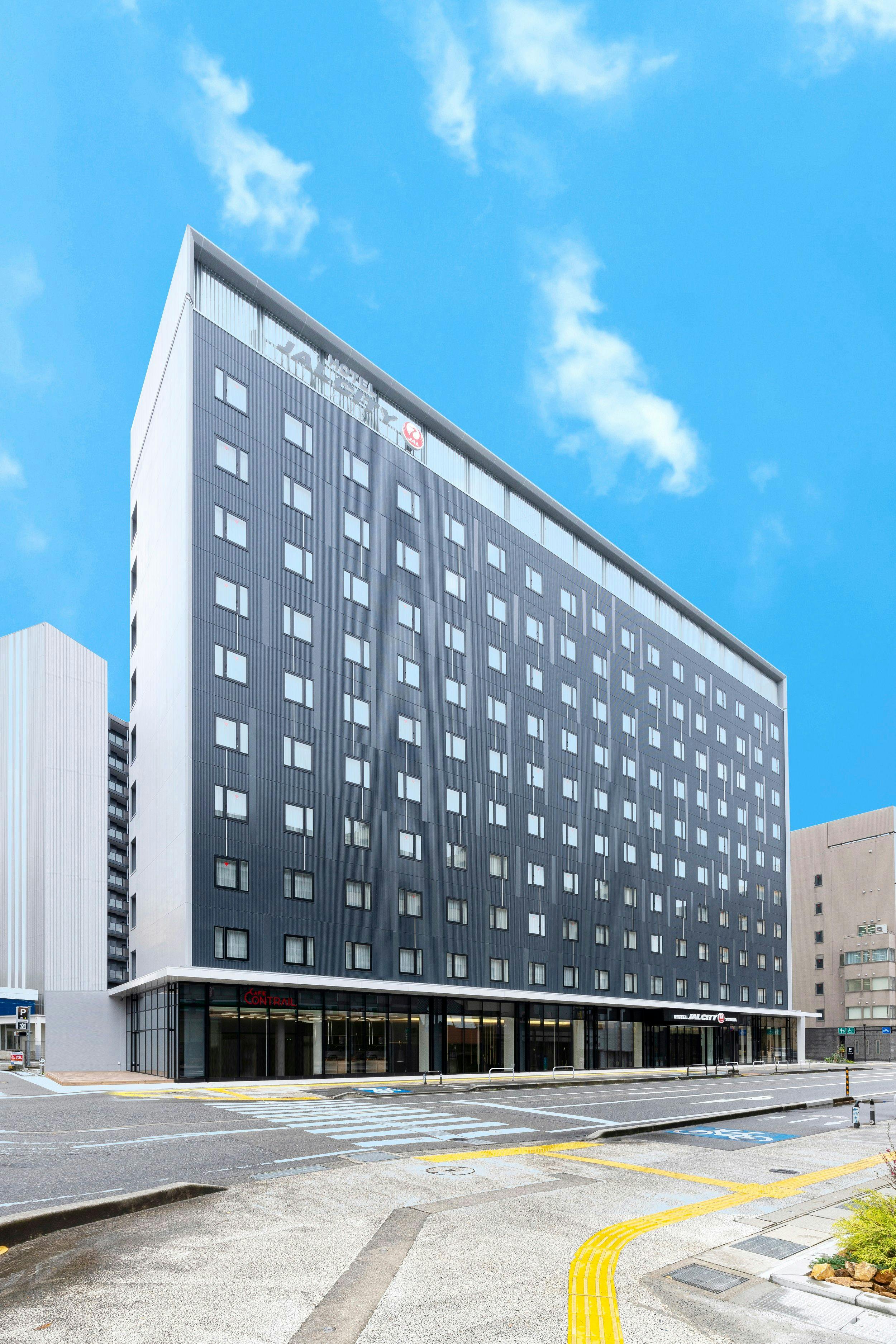 3 minit berjalan kaki dari Stesen JR Toyama.