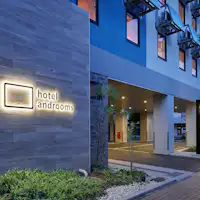 ทางเข้า <กลางคืน>