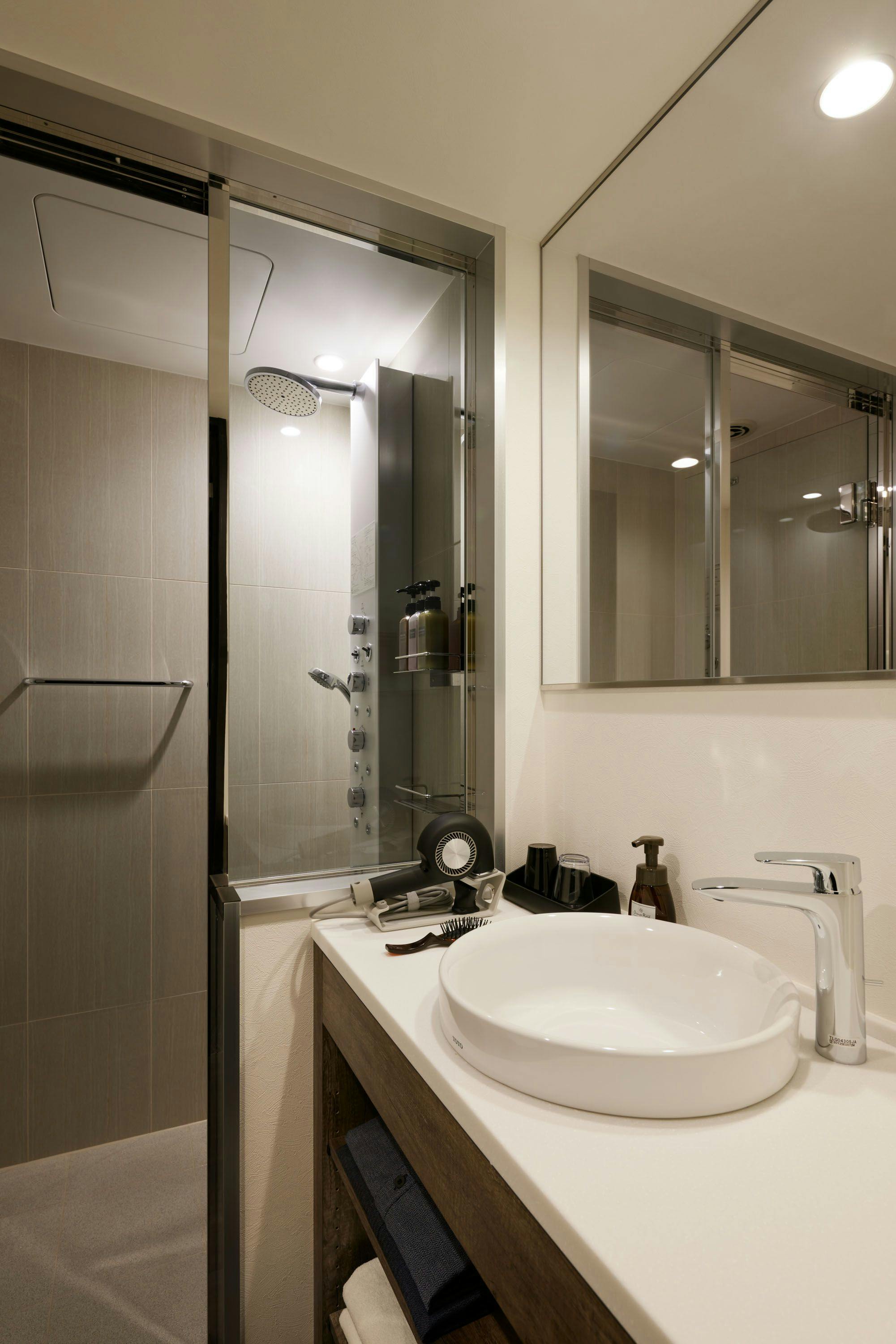 ＜バスルーム＞