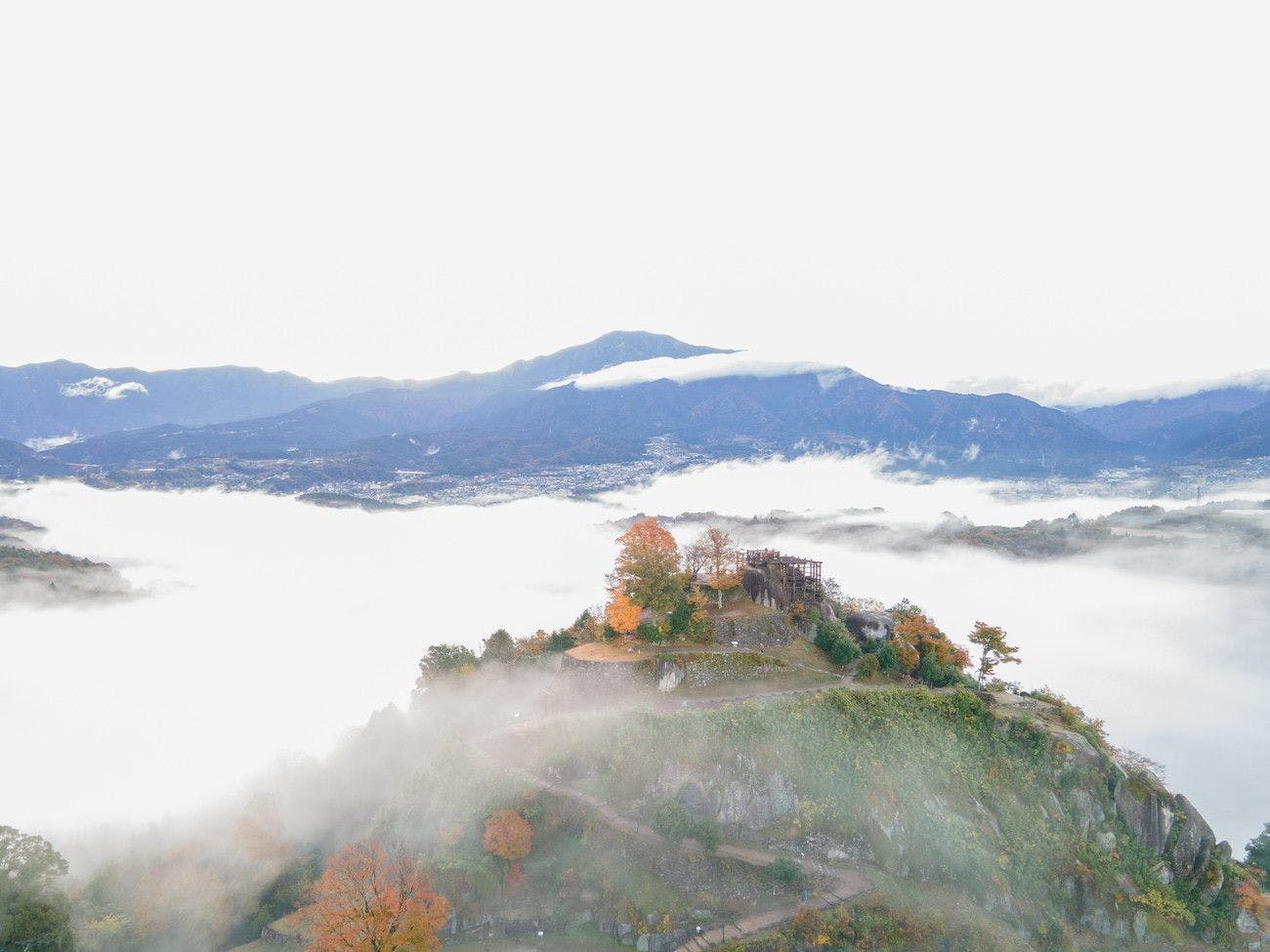 ซากปราสาทนาเอกิ＜ฤดูใบไม้ร่วง＞■ ขับรถจากที่พัก 13 นาที