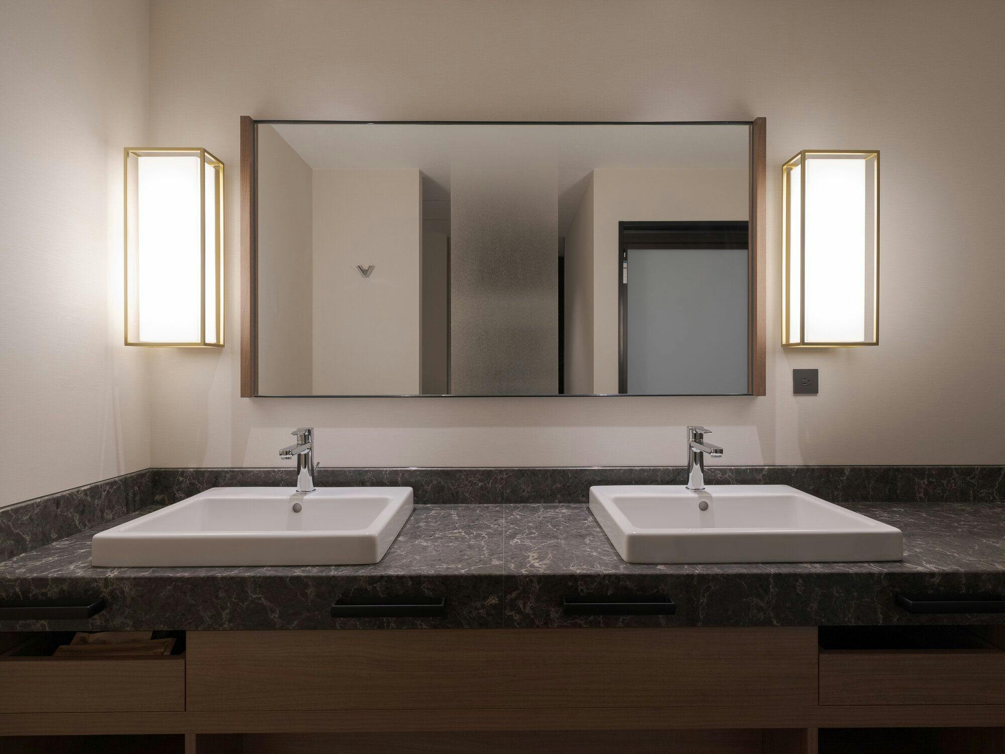 35제곱미터 / 독립된 3점 욕실 및 샤워 공간 포함