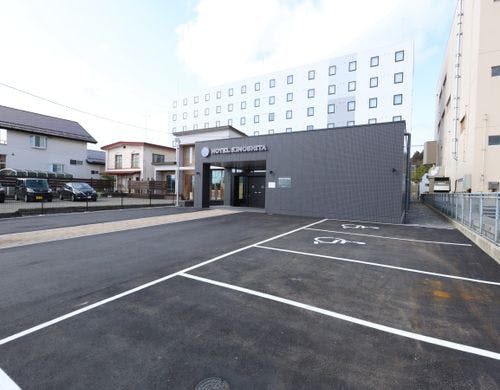 館内設備　館内駐車場（先着順）