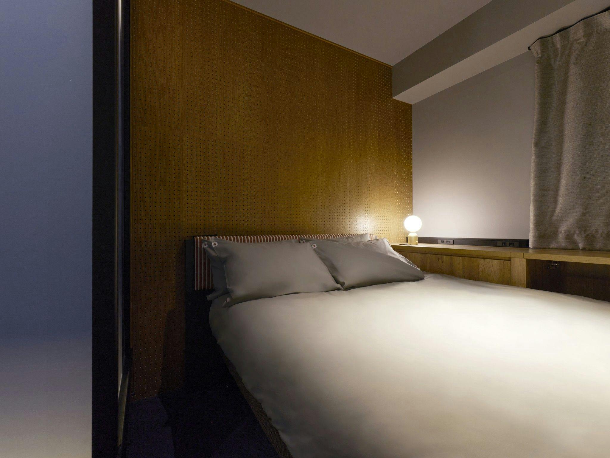 BASE LAYER HOTEL 福岡