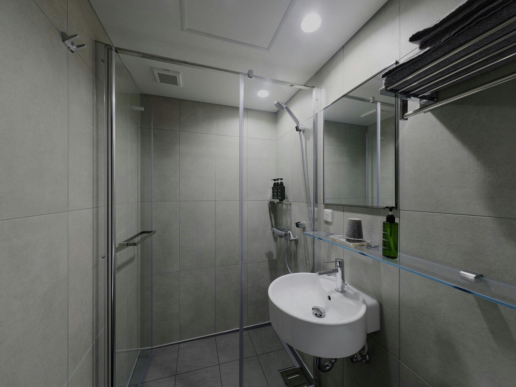 BASE LAYER HOTEL Fukuoka
