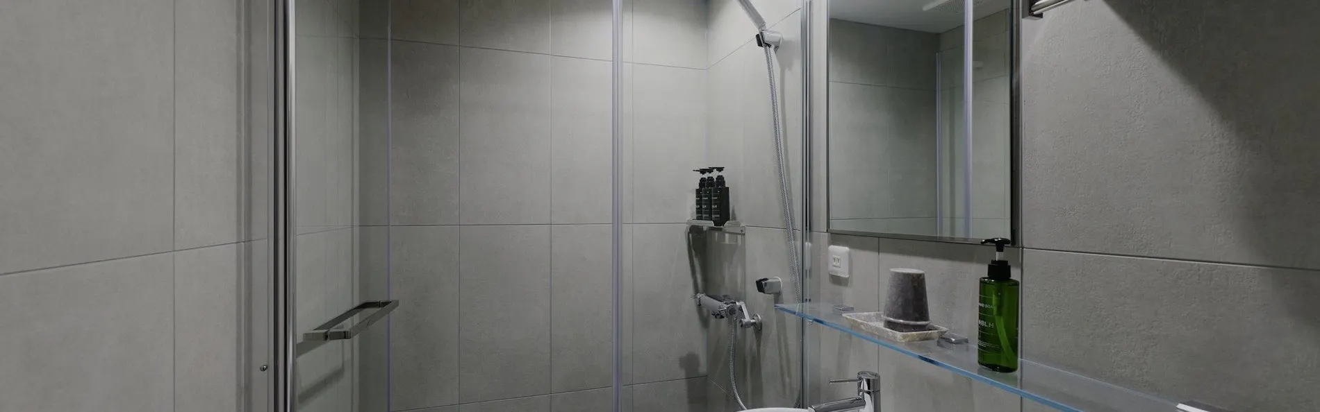 BASE LAYER HOTEL 福岡