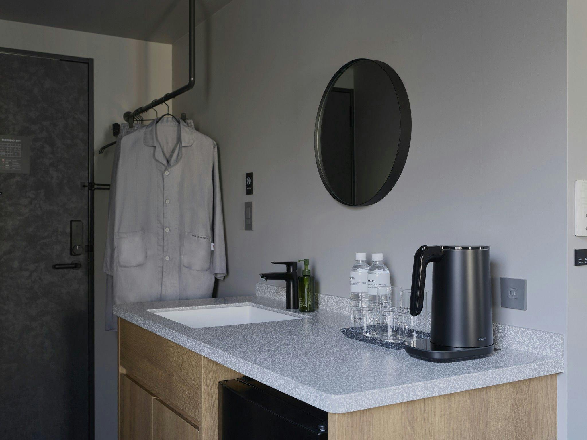BASE LAYER HOTEL 福岡