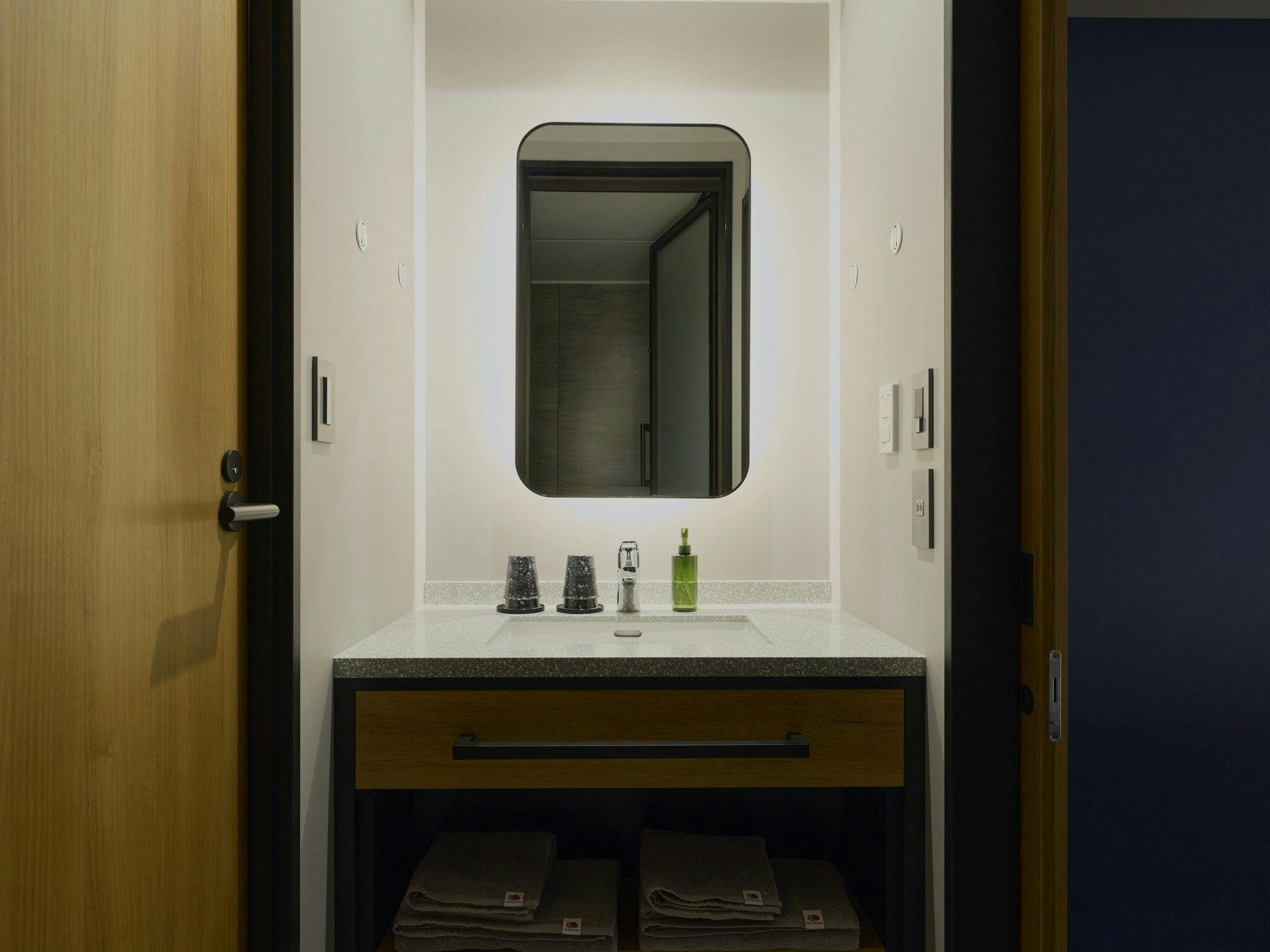 BASE LAYER HOTEL Fukuoka