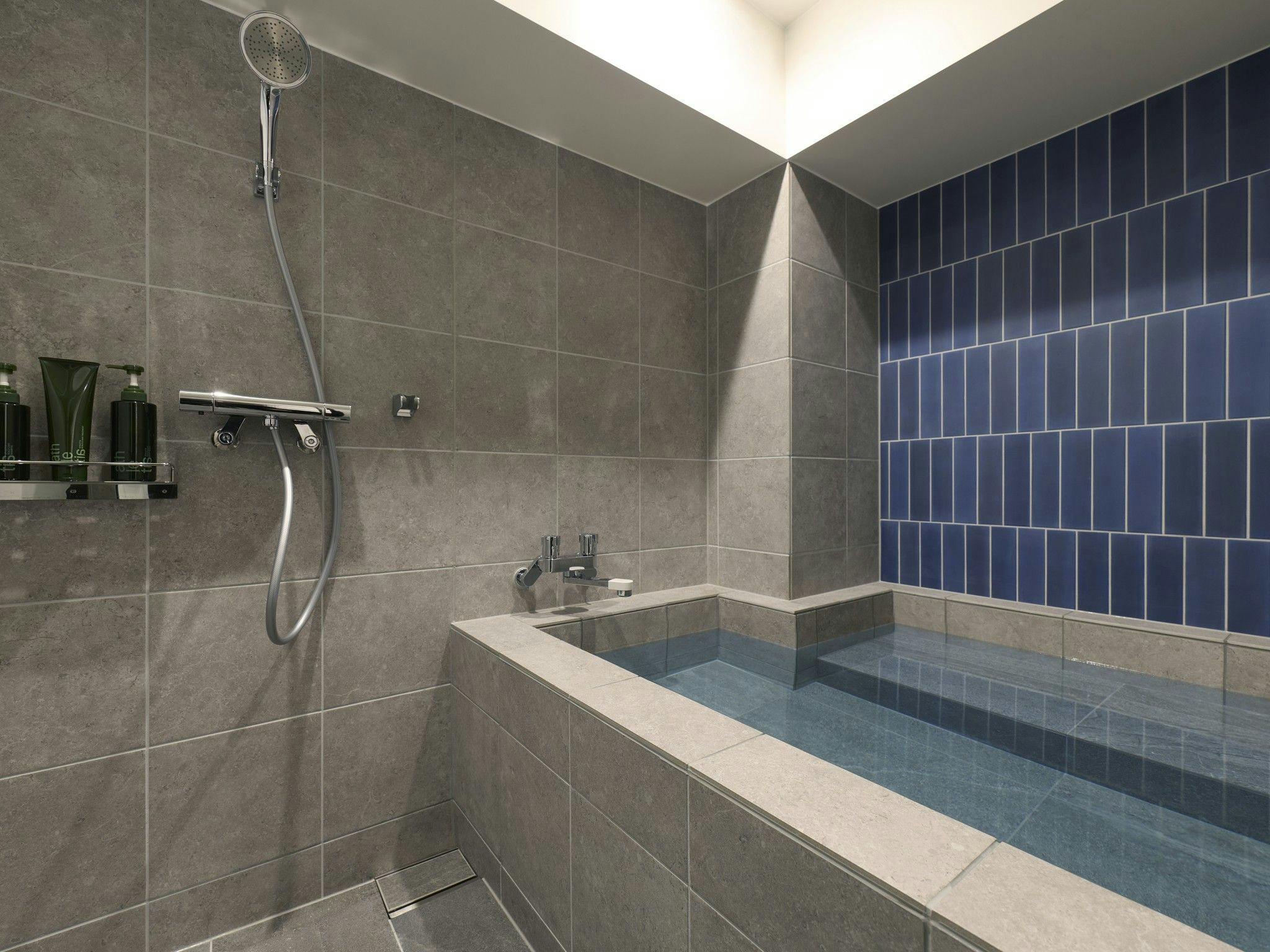 BASE LAYER HOTEL 福岡