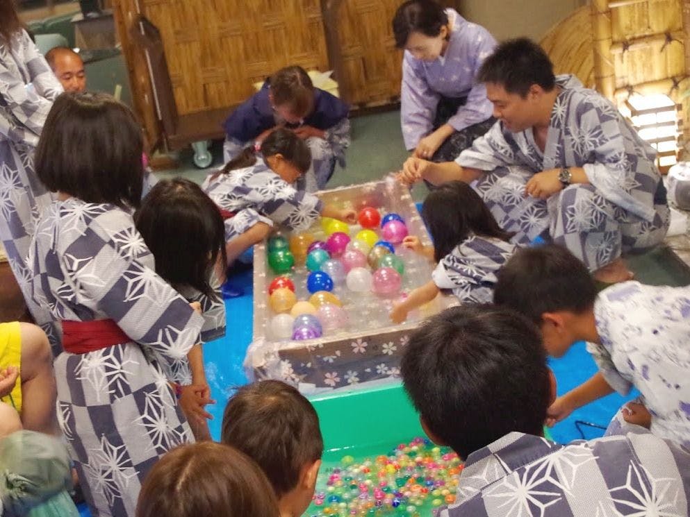 ในช่วงเวลาดังกล่าวจะมีการจัดงานมินิตลาดกลางคืนทุกคืน!