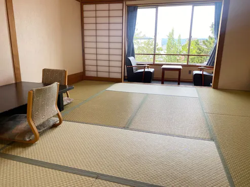 일본식 방 10 다다미 (무코신카쿠)