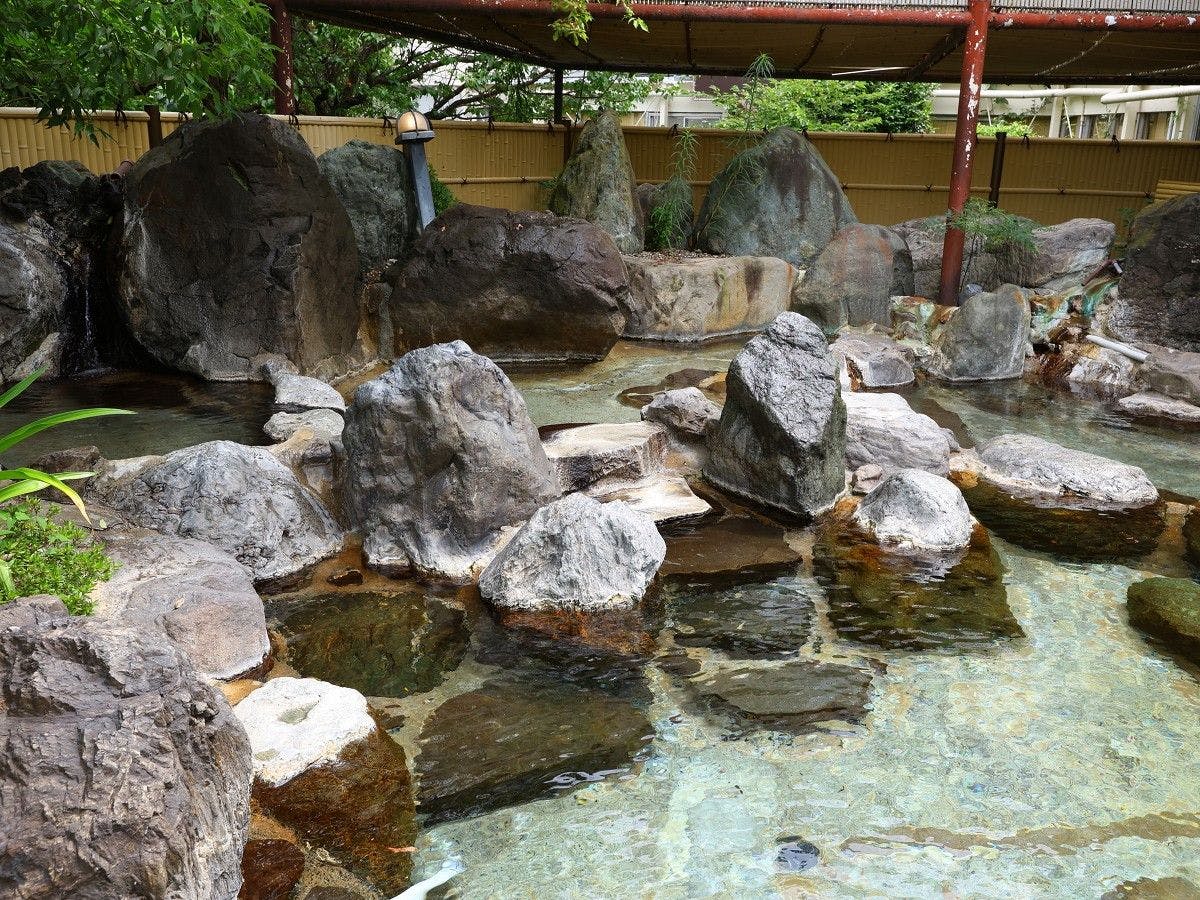 【Bangunan Barat Tingkat 1】Kolam Air Panas Terbuka (Untuk Lelaki)