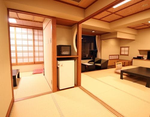 【本館】和室12畳+4.5畳 （一例）・夜