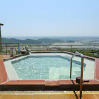 【บ่อน้ำพุร้อนกลางแจ้งพาโนรามาชั้นบนสุด "น้ำบนเมฆ"】