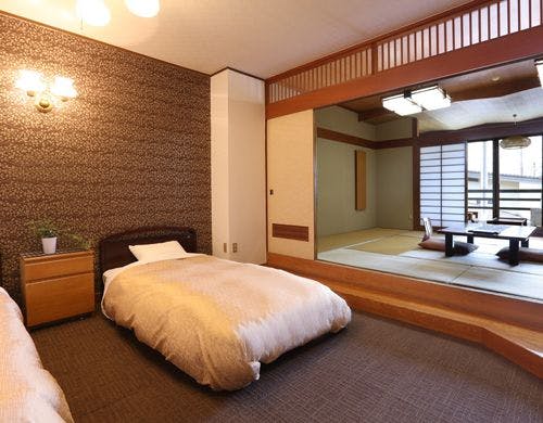 和室とベッド（2台）のある和洋室