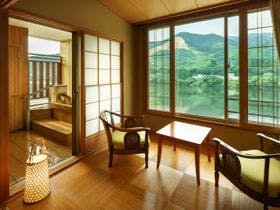 咲花温泉 翠玉の湯 佐取館