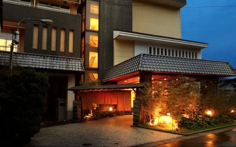翠玉の湯 佐取館 咲花駅から徒歩5分の旅館 900円より 天然温泉の展望大浴場 ライン下りの舟で直接当館までお越しいただけます 新潟県 デゴイチよく走る Sl沿線宿泊情報 翠玉の湯 佐取館 咲花駅から徒歩5分の旅館 900円より 天然温泉の展望大浴場 ライン下りの舟で直接当館までお越しいただけます 新潟県 デゴイチよく走る Sl沿線宿泊情報