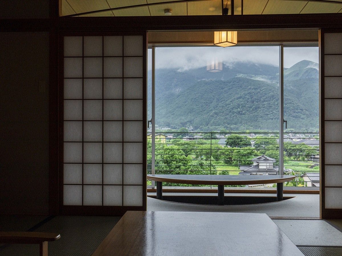 ห้องสไตล์ญี่ปุ่น (12.5 เสื่อทาทามิ + 2 เสื่อทาทามิทางเข้า)