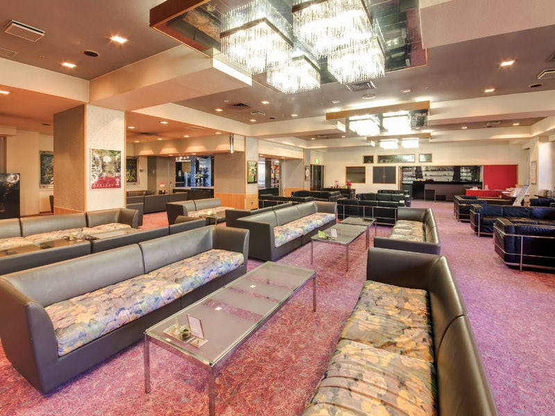 เลานจ์ "Café de Rivière"