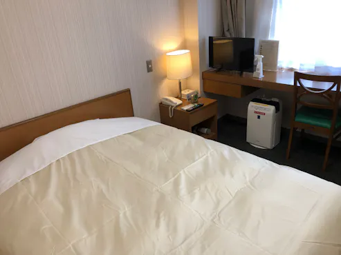 디럭스 싱글룸 / 140cm 폭 침대