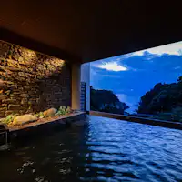 อินฟินิตี้ออนเซ็นกลางแจ้ง (สำหรับผู้หญิง)