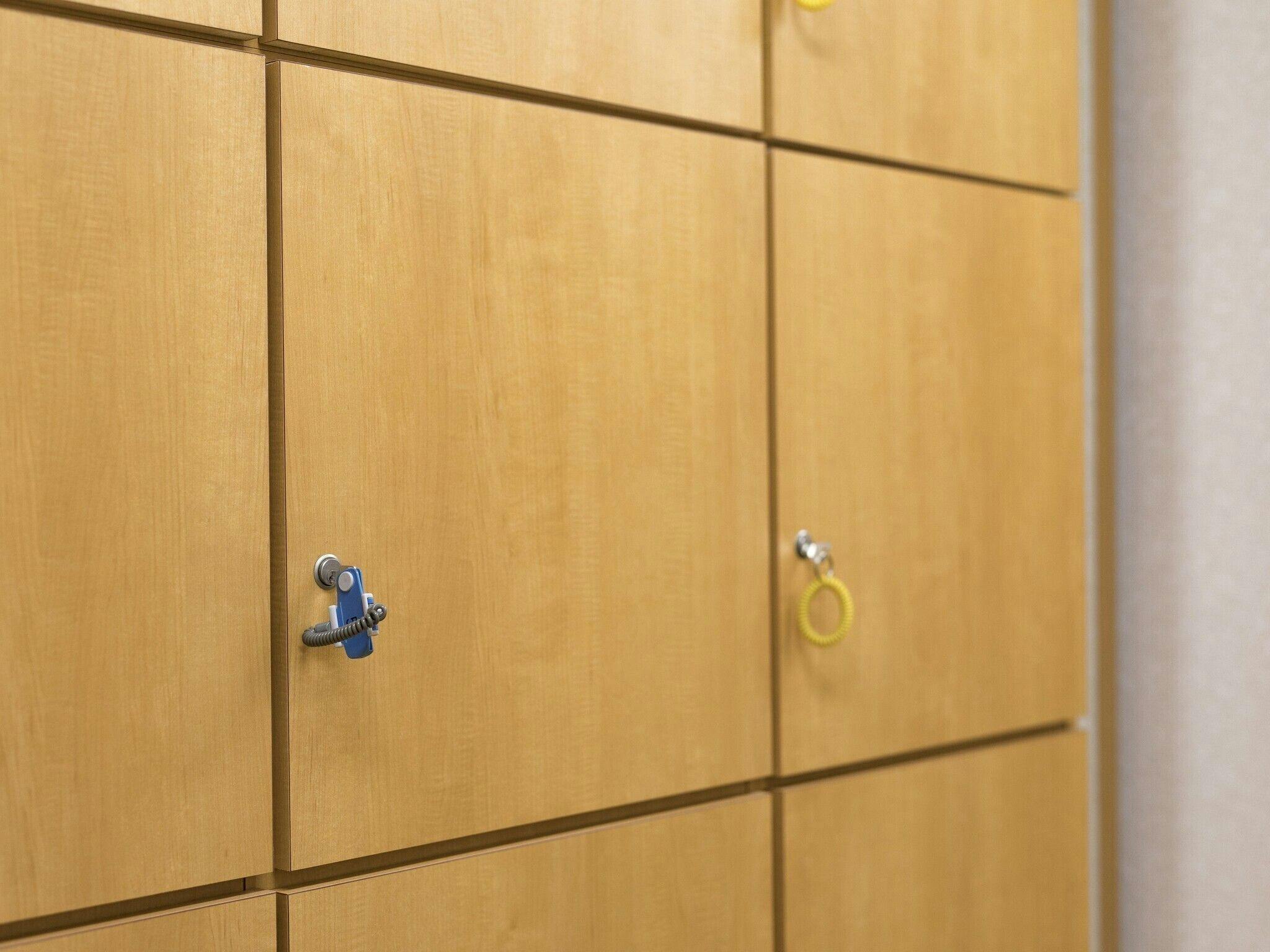 ห้องอาบน้ำสาธารณะขนาดใหญ่ (สลับชายหญิง)