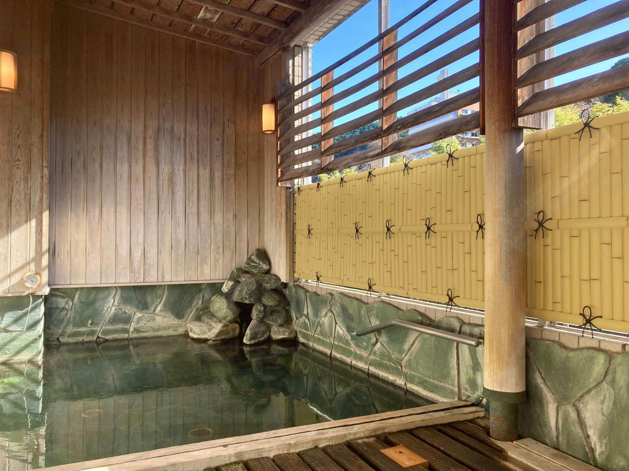 ออนเซ็น露天