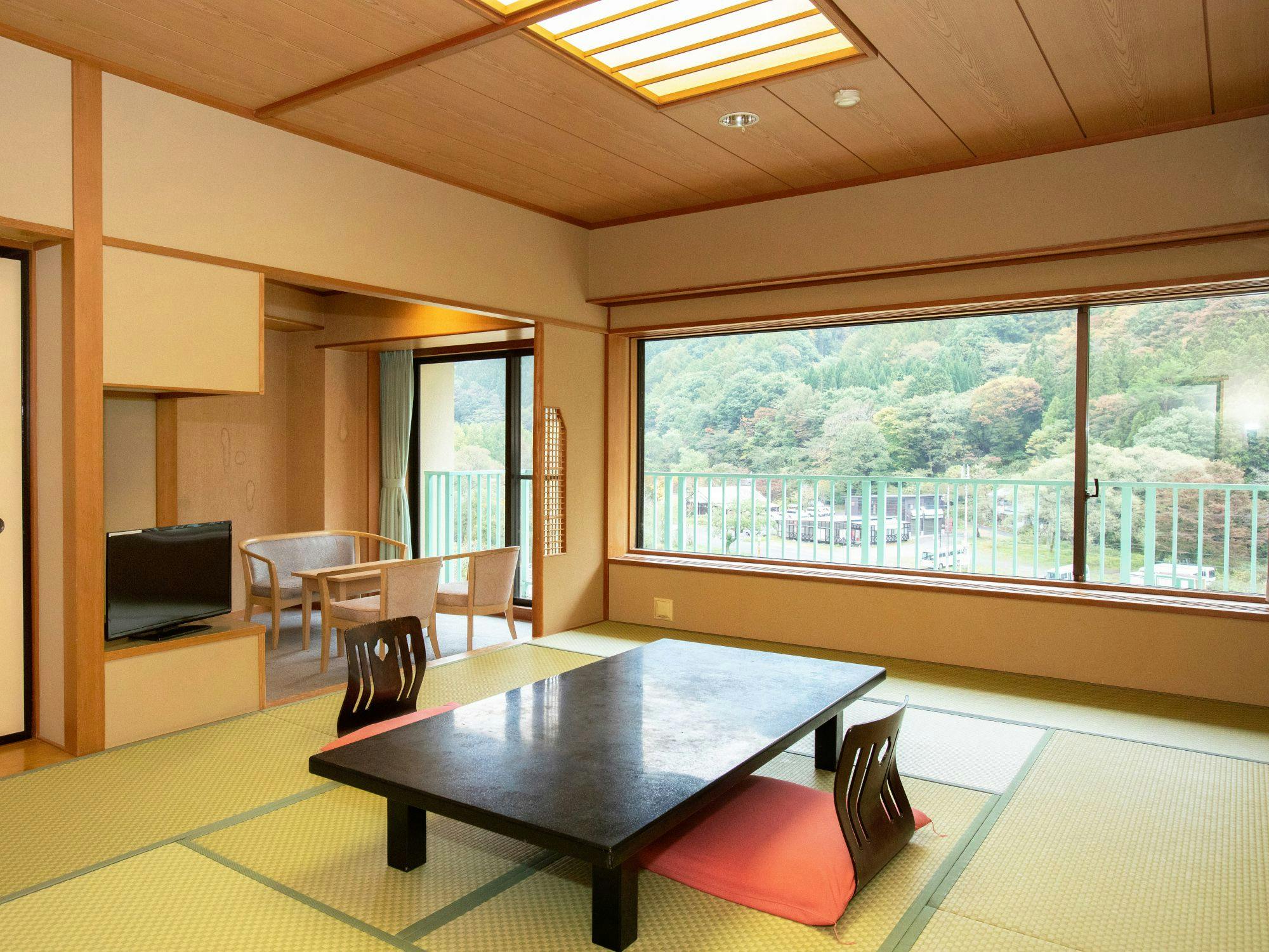 【ห้องพิเศษ】ห้องสไตล์ญี่ปุ่นขนาด 12 เสื่อทาทามิ