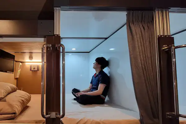 천장 높이 140cm 캡슐룸