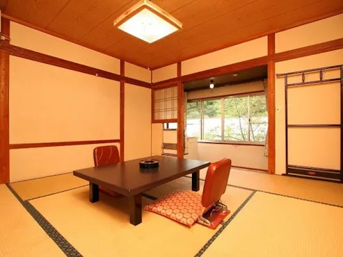 【มีปัญหา? อาคารเสริม ◇ ห้องสไตล์ญี่ปุ่น 10 เสื่อทาทามิ】