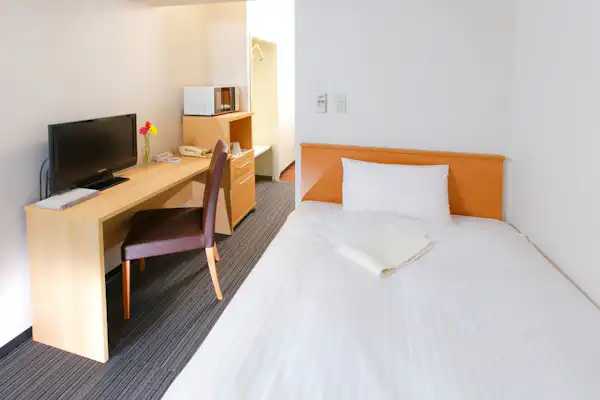 เตียงคู่ขนาดเล็กแบบประหยัด