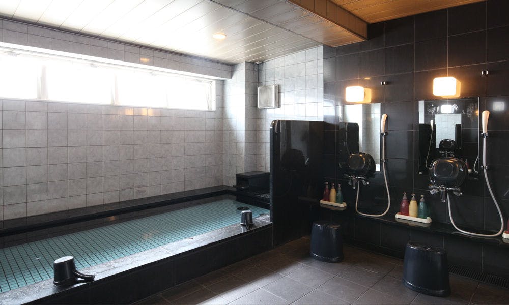 มีห้องอาบน้ำรวมแยกชายหญิง