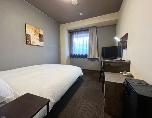 ダブルルーム　ベッドサイズ140×196(cm)