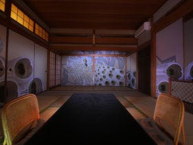 どうごや