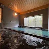 Kolam mandi besar lelaki dan wanita