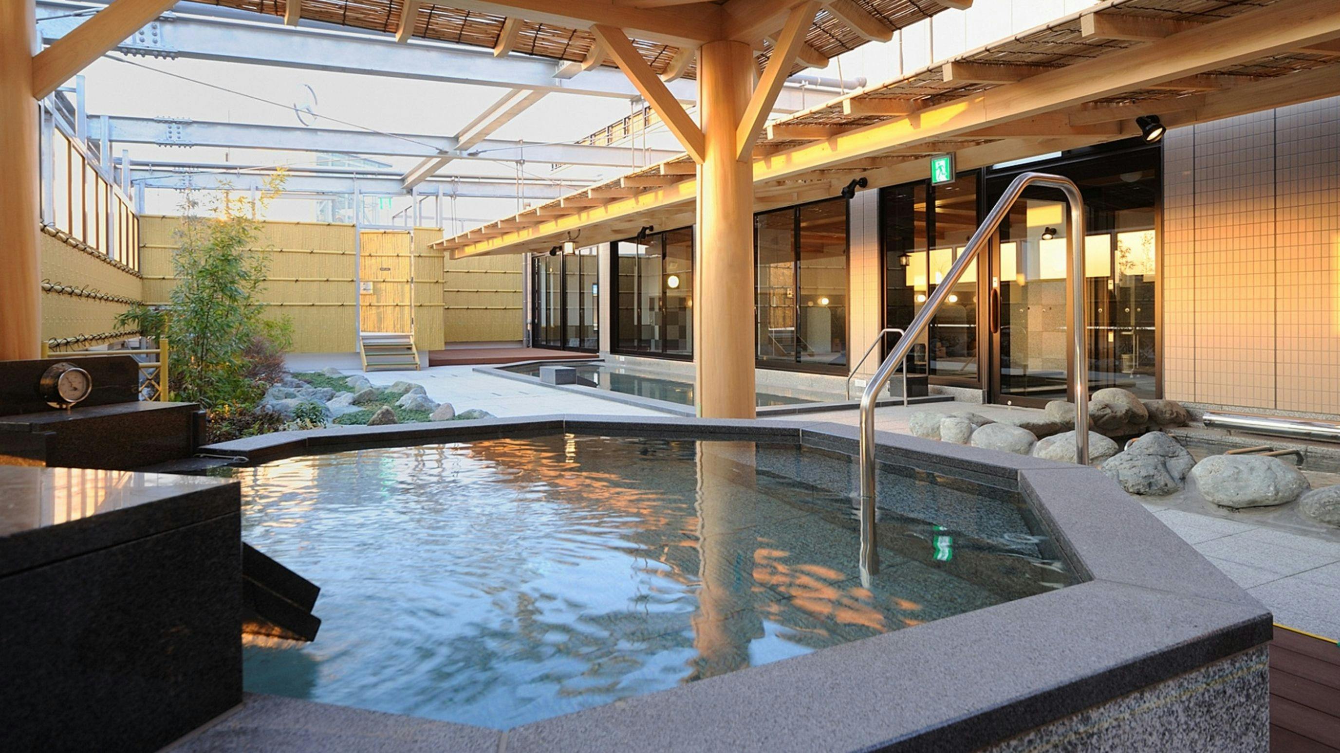 Tokyo Yugawara Onsen Manyo-no-Yu